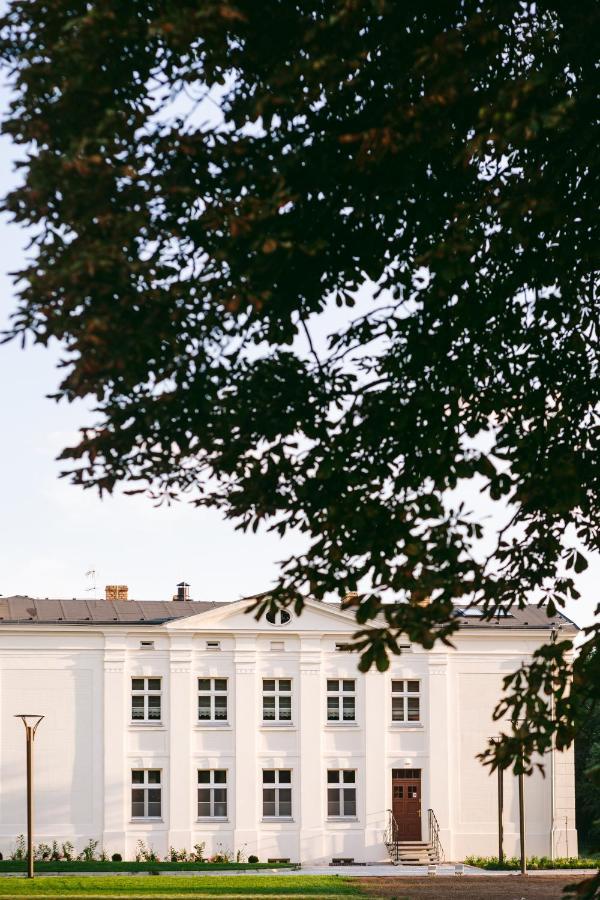 Kasztanowy Palac Swadzim Exterior foto